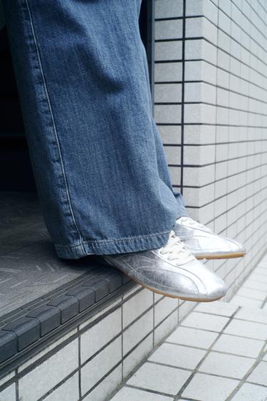 METALLIC TRAINERS - Silver by Zara