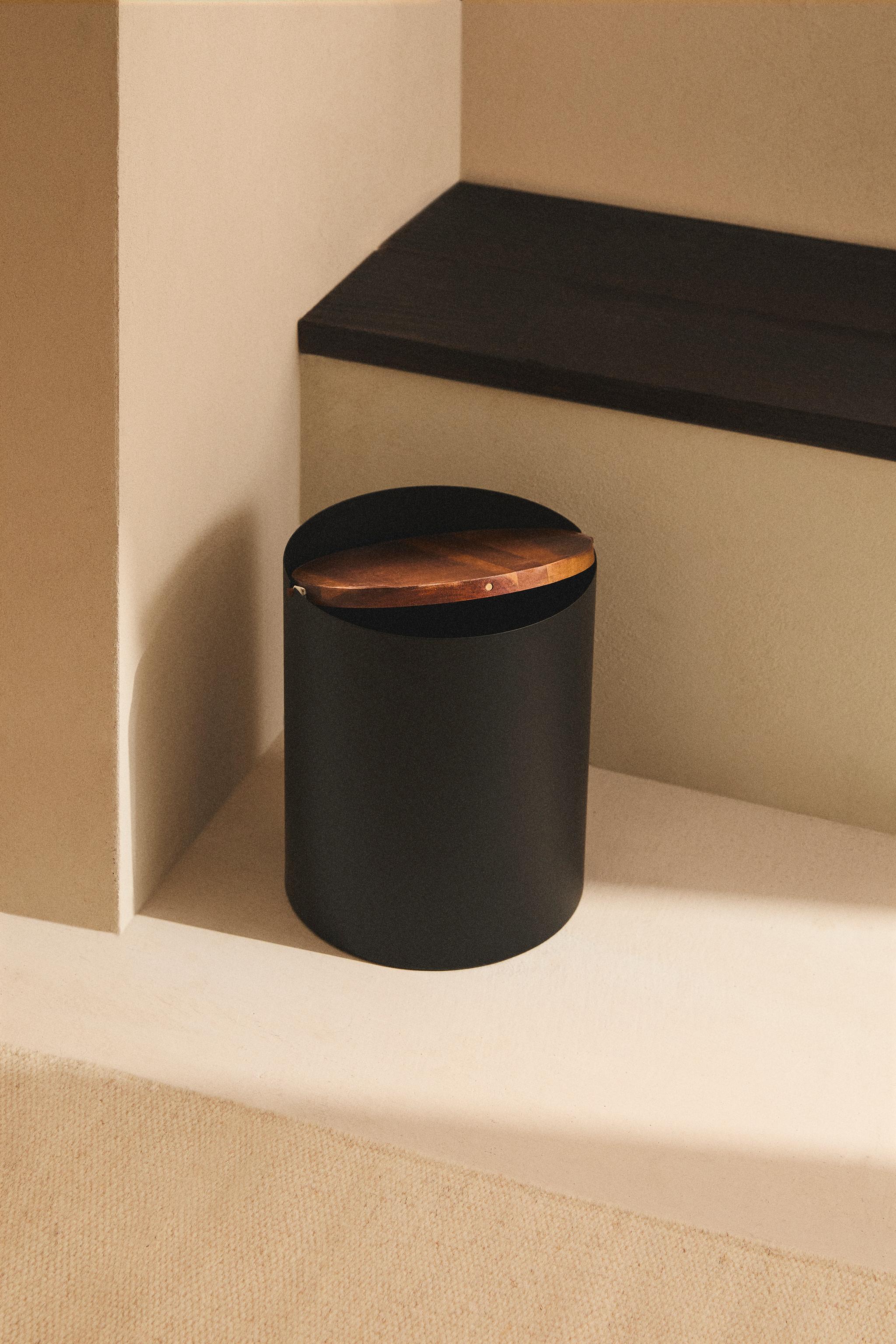 木製蓋付き メタル製ダストボックス - クリーム | ZARA Japan / 日本