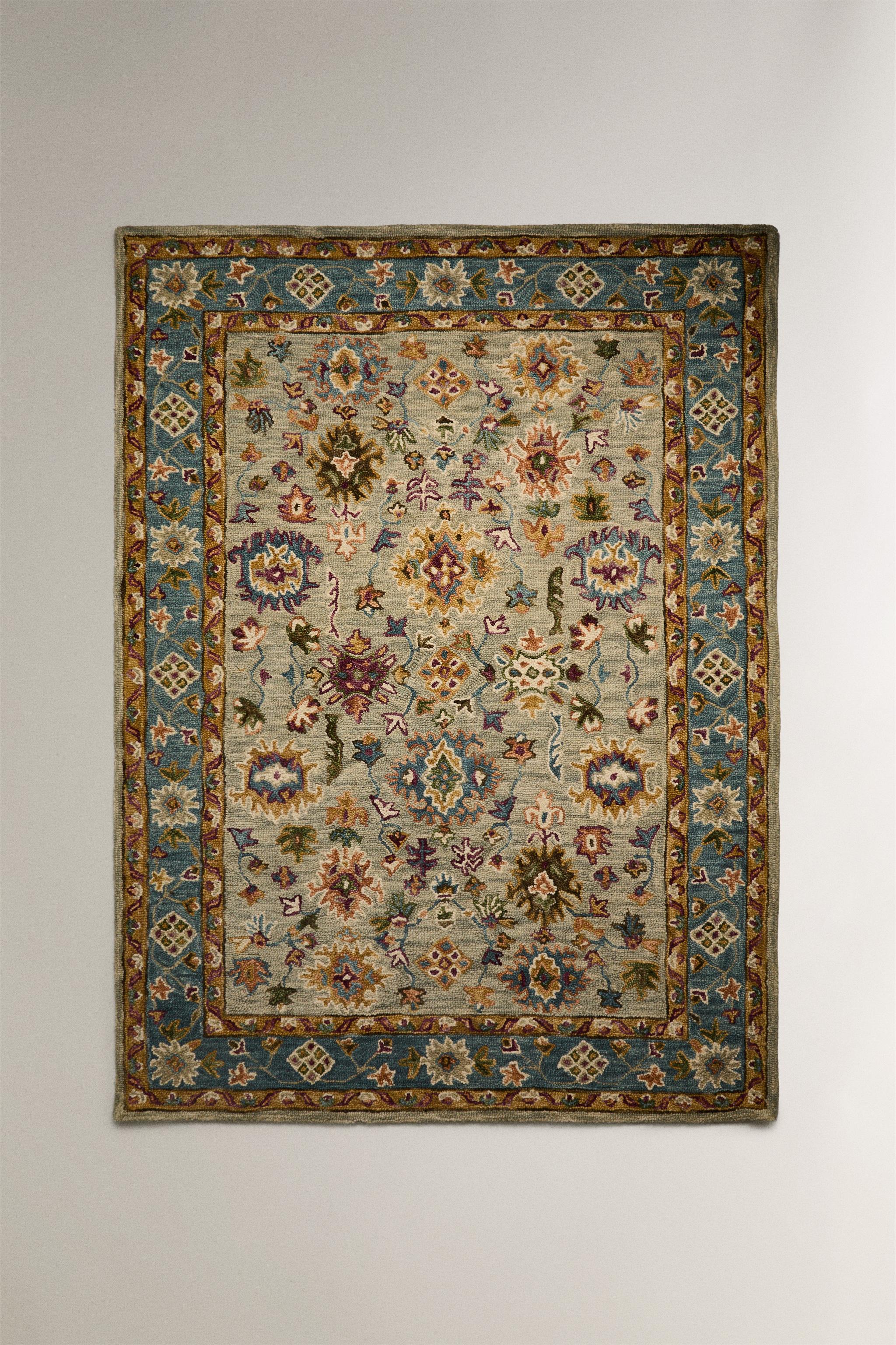 SYMMETRICAL FLORAL PRINT WOOL AREA RUG
