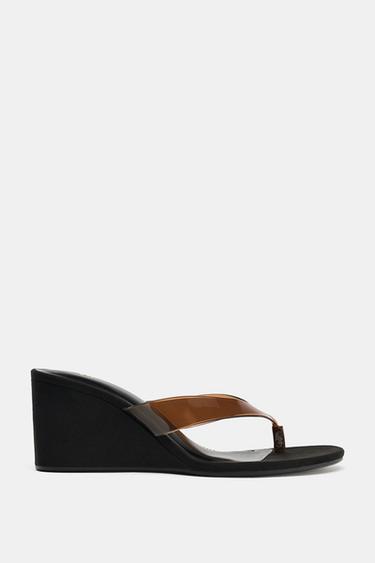 SANDALIA CUÑA VINILO - Negro de Zara