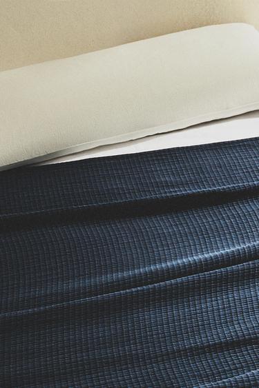 COLCHA COM TEXTURA DE GAZE - Azul da Zara