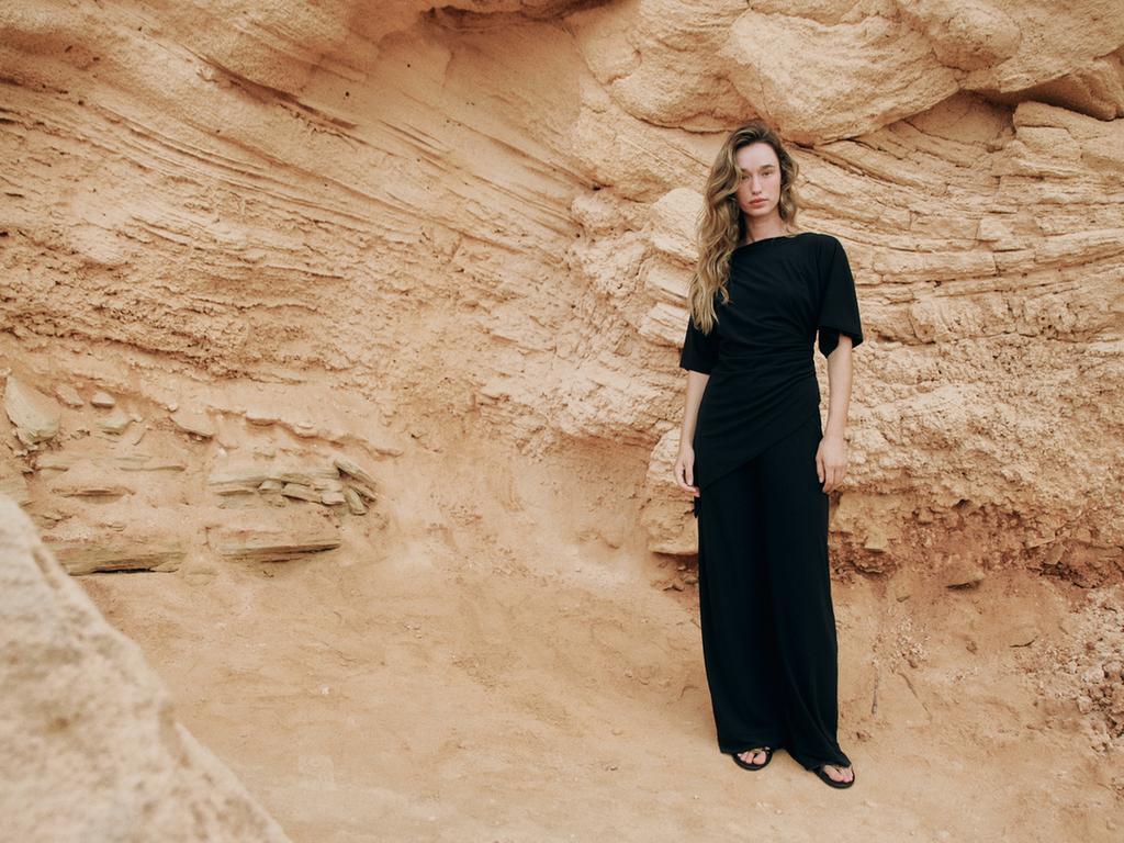 STRAIGHT-LEG CREPE TROUSERS WITH SLITS