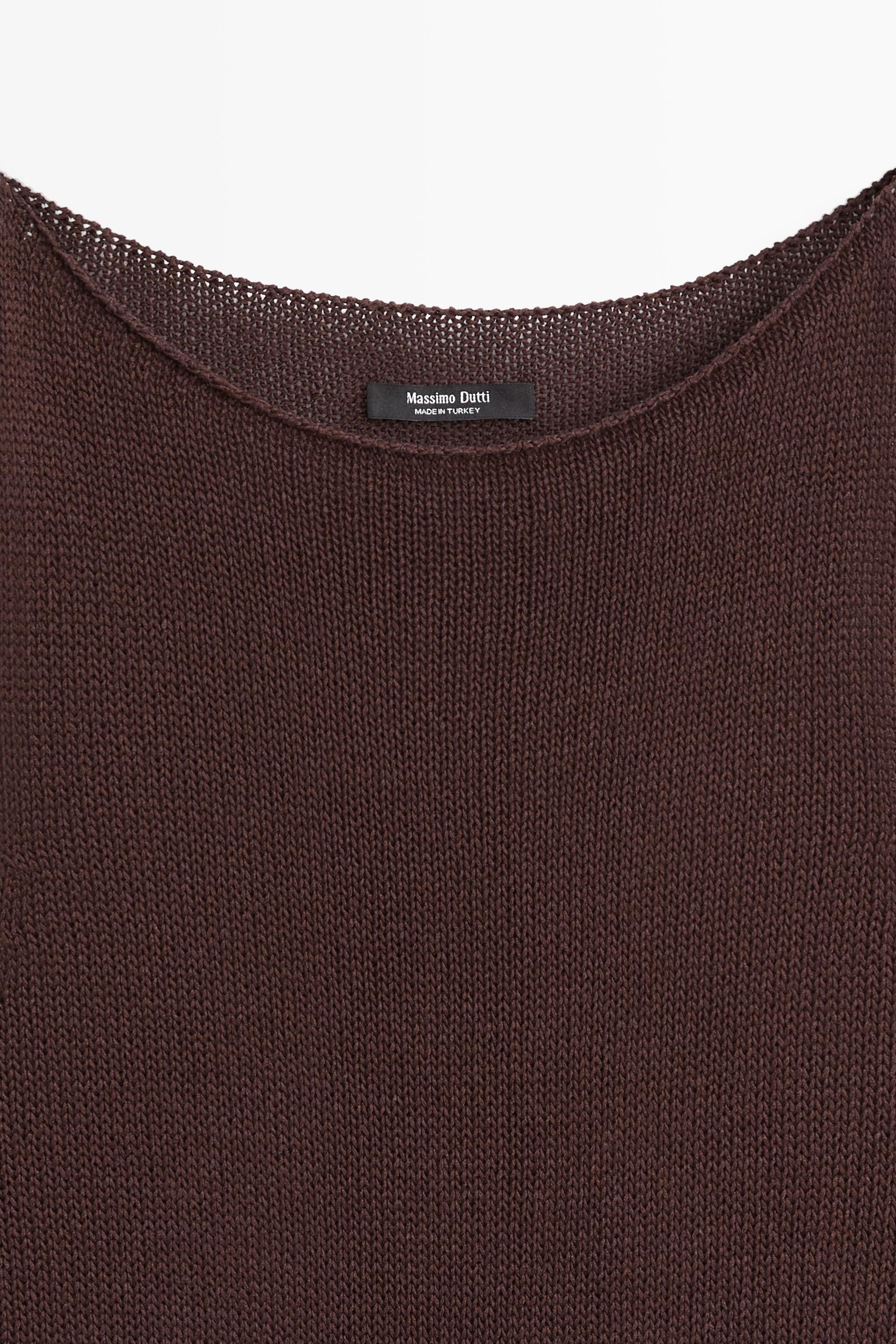Fine-knit halter top
