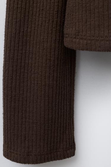 RIB T-SHIRT WITH CUT-OUT AND STUDS - Brown by Zara
