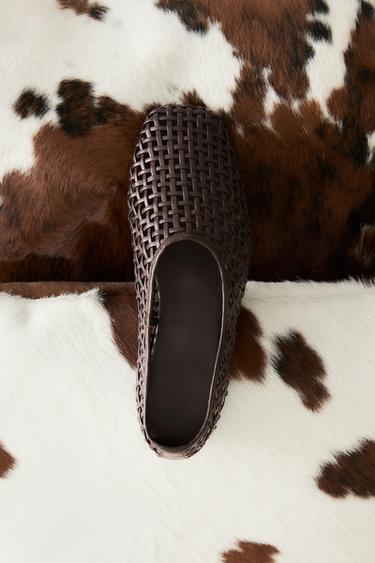 BRAIDED LEATHER BALLERINAS - Brown by Zara