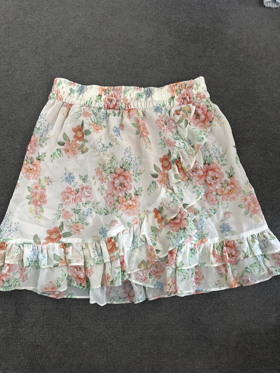 FLORAL PRINT MINI SKIRT