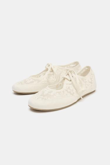 BALLERINES EN RÉSILLE BRODÉE - Blanc écru de Zara - Image 1