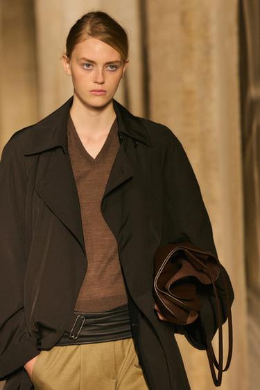 Fluid trench coat with lapel detail - LIMITED EDITION — Dark brown 1