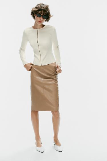 TOP GANCHOS METÁLICOS - Blanco roto de Zara - Imagen 0