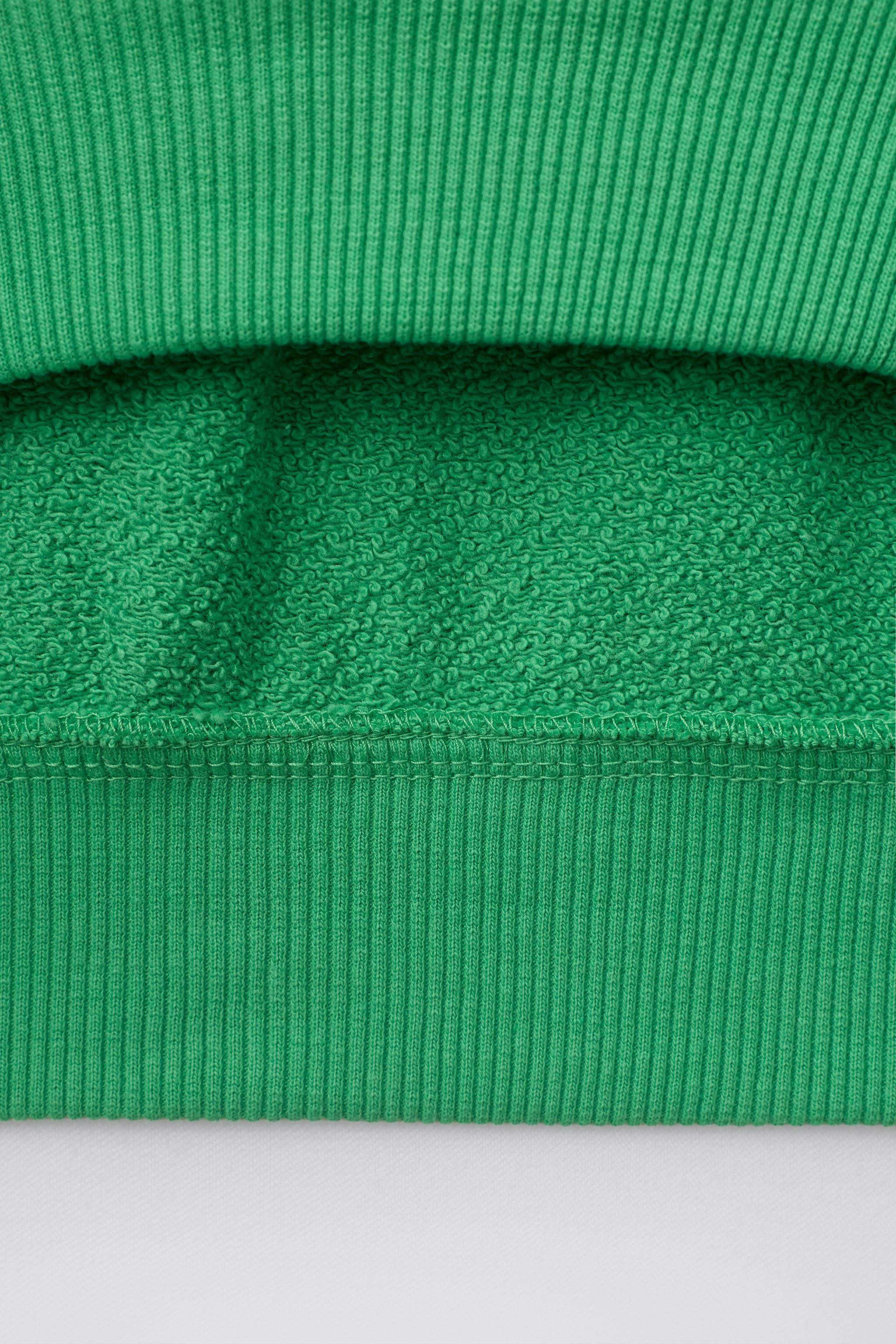 RAGLAN SLEEVE SWEATSHIRT