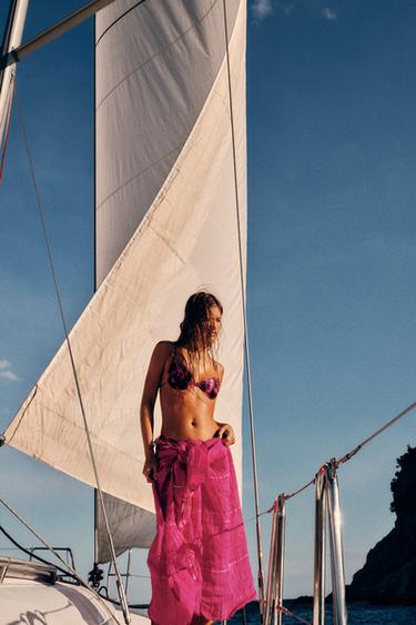 PAÑUELO CON LINO RAYAS FLECOS - Fucsia de Zara - Imagen 0