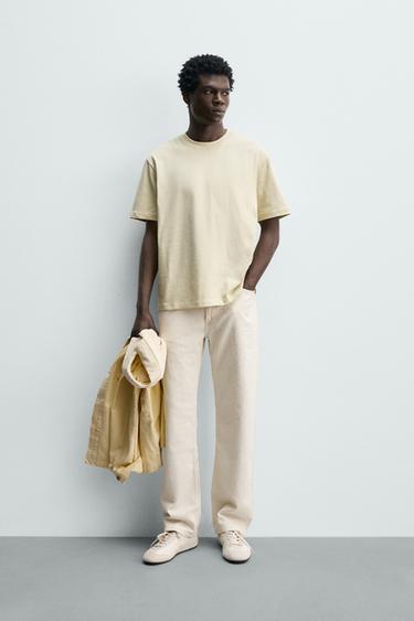 T-SHIRT AUS SCHWEREM STOFF MIT KURZEN ÄRMELN - Pastellgelb von Zara