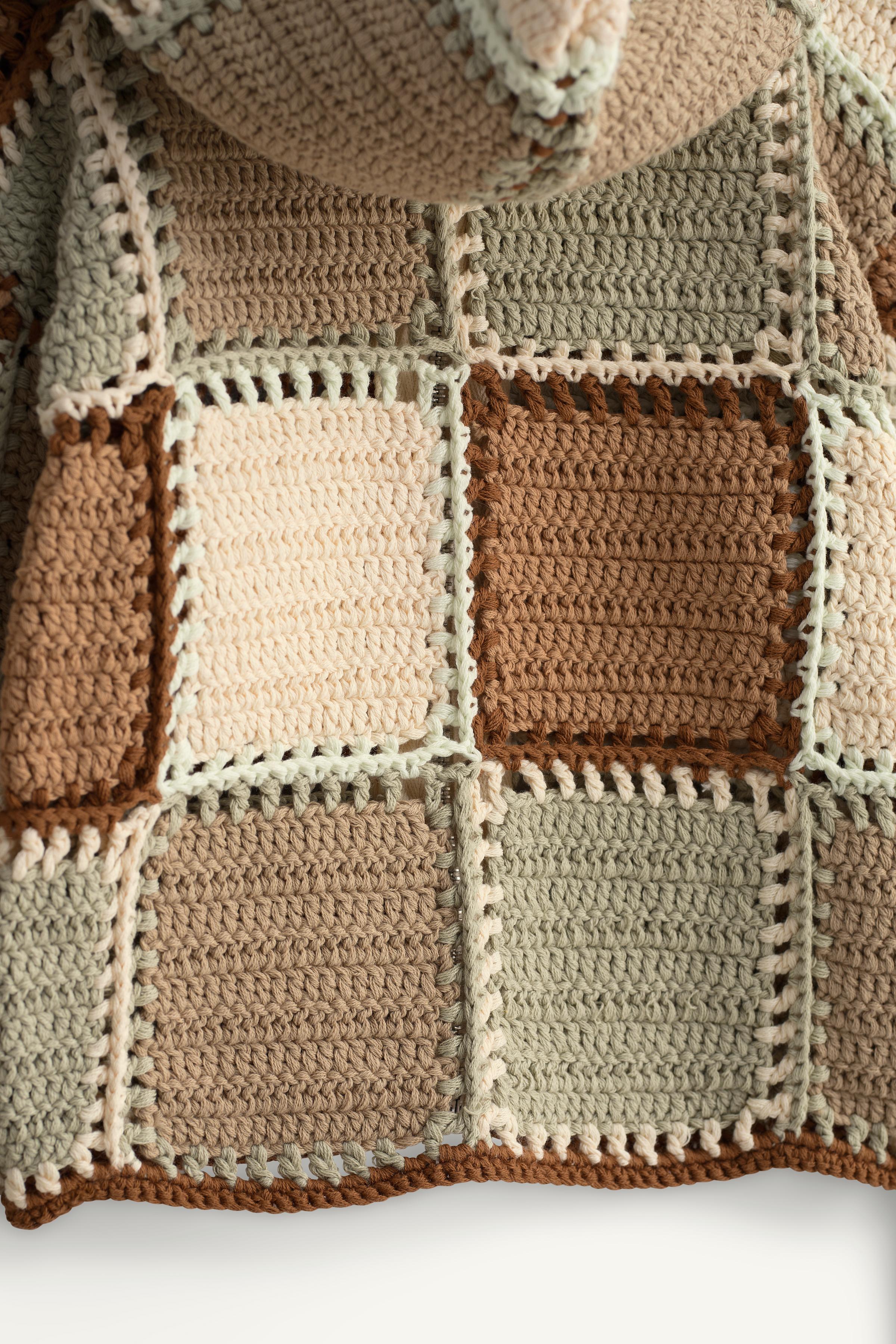 GILET EN MAILLE CROCHET À CAPUCHE ÉDITION LIMITÉE