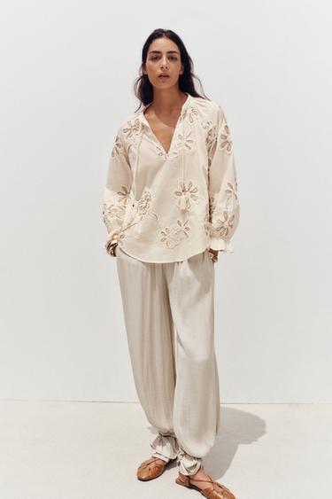 Zara TEXTURED EMBROIDERED BLOUSE - Ecru