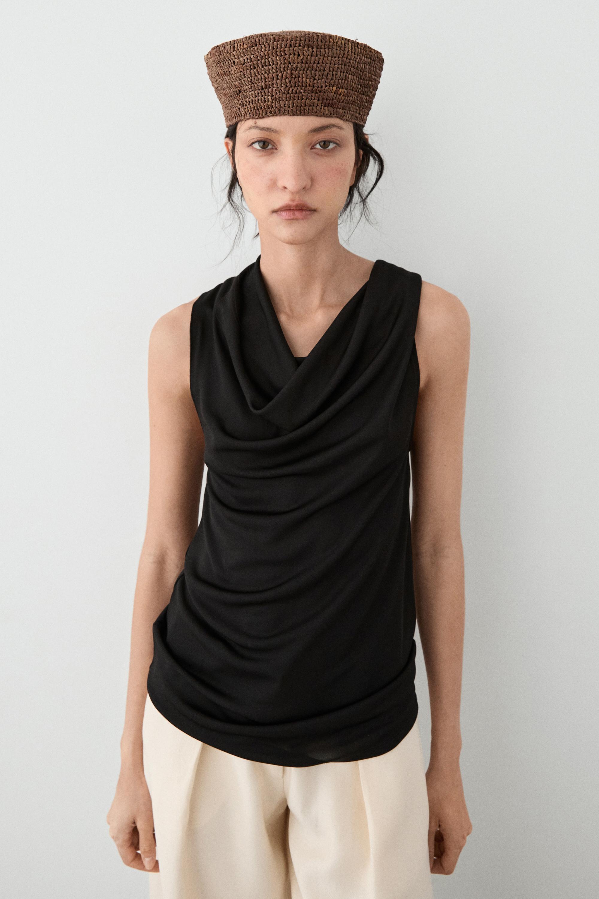 Flowing top with knot detail