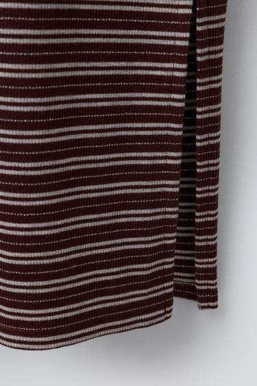 ROBE LONGUE CÔTELÉE À INSCRIPTION - Bordeaux de Zara - Image 3