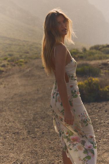 ROBE IMPRIMÉE FLEURS À VOLANTS - Sable de Zara - Image 3