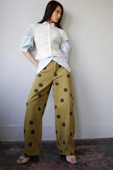 ZW COLLECTION ミッドライズ バレルレッグ ドットプリントデニムパンツカーキZaraのZW COLLECTION ミッドライズ バレルレッグ ドットプリントデニムパンツ - カーキ 