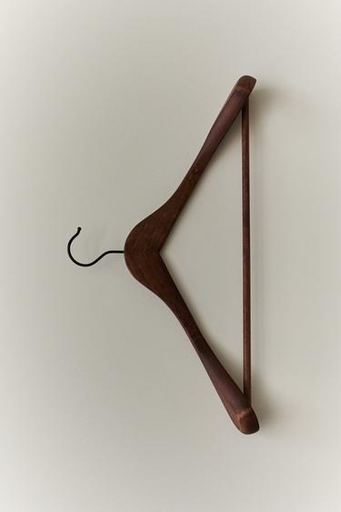 WOODEN FINISH COAT HANGER - Dark brown by Zara - Image 4