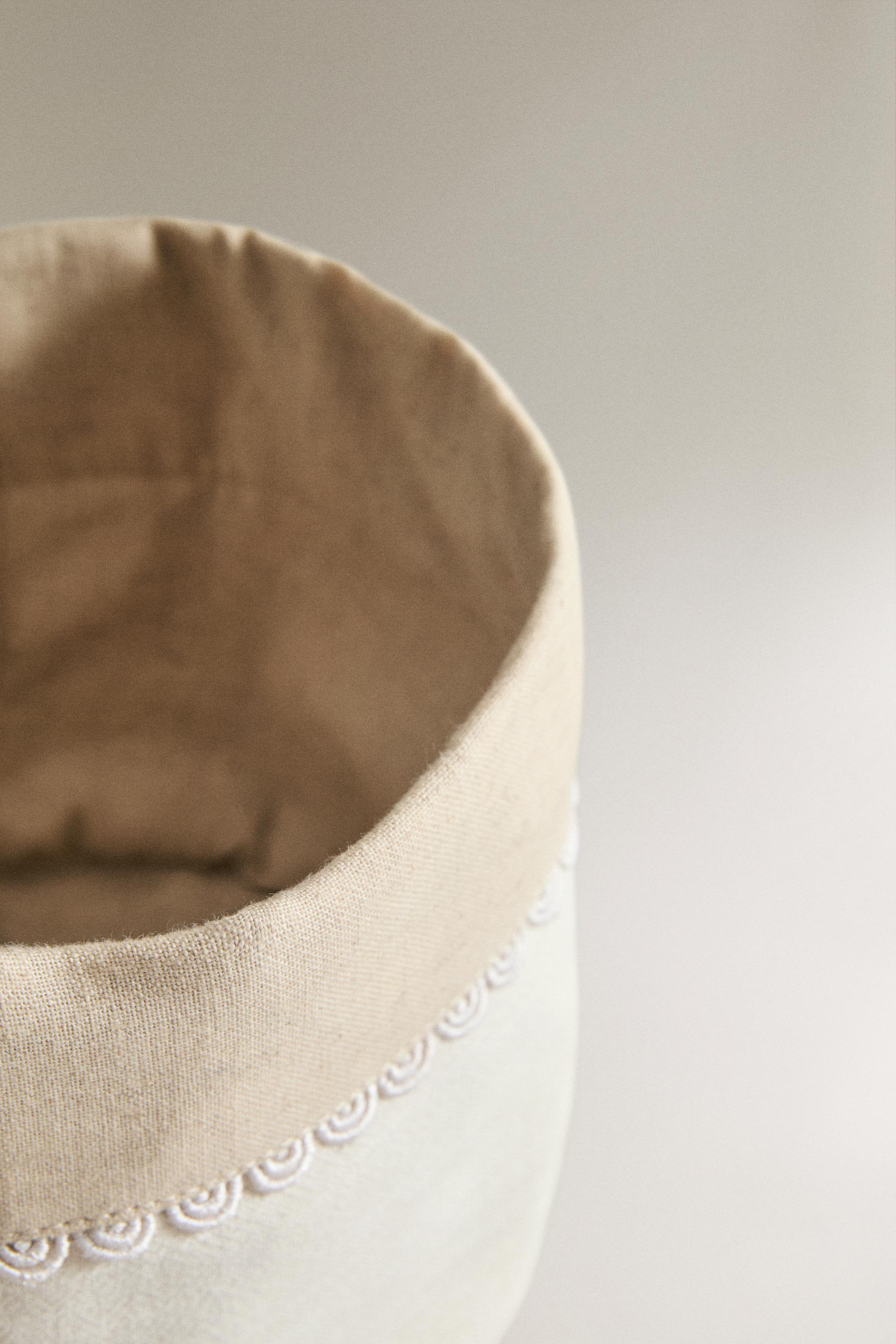 LACE TRIM BREAD BASKET — Light beige