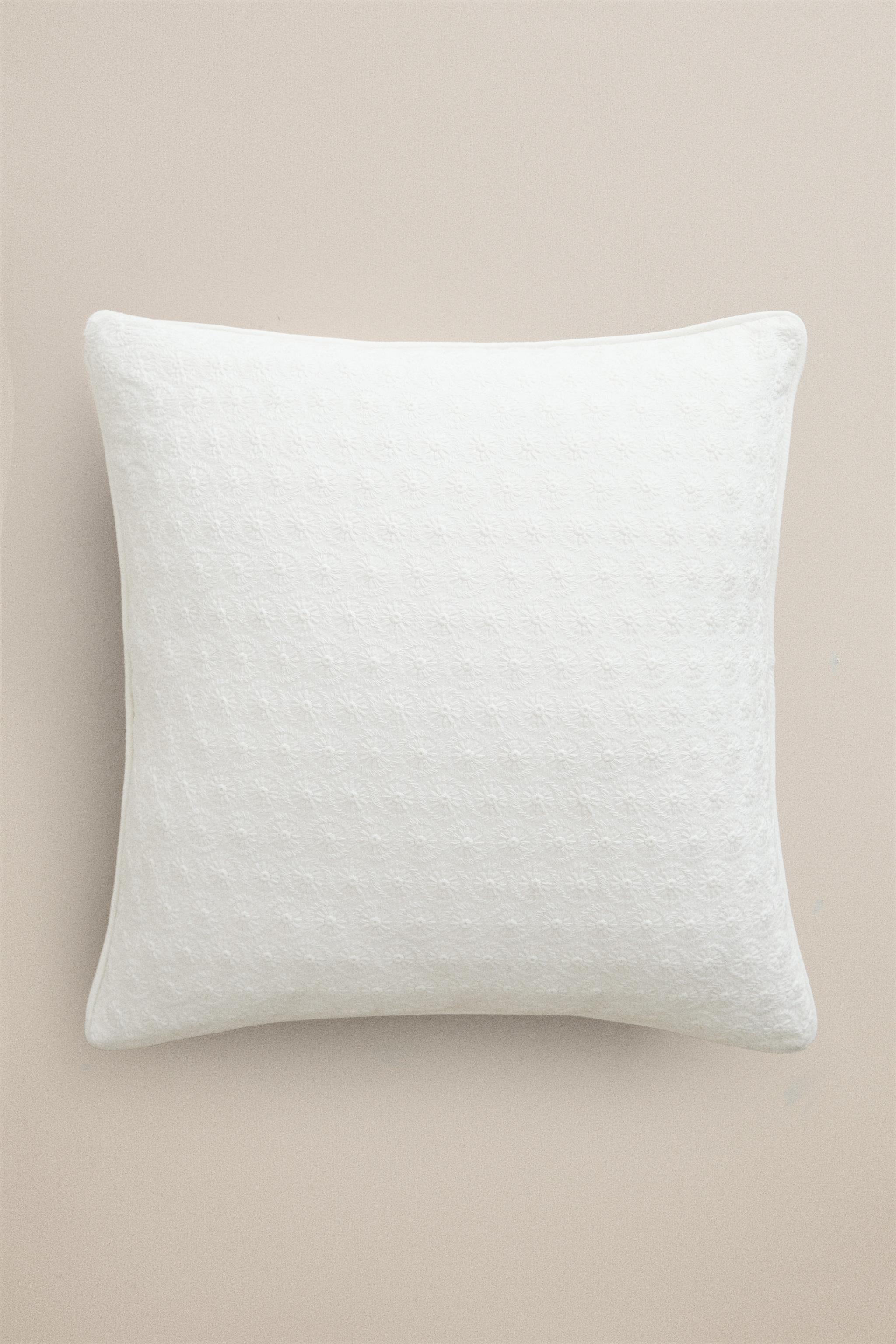 HOUSSE DE COUSSIN FLEURS BRODÉES