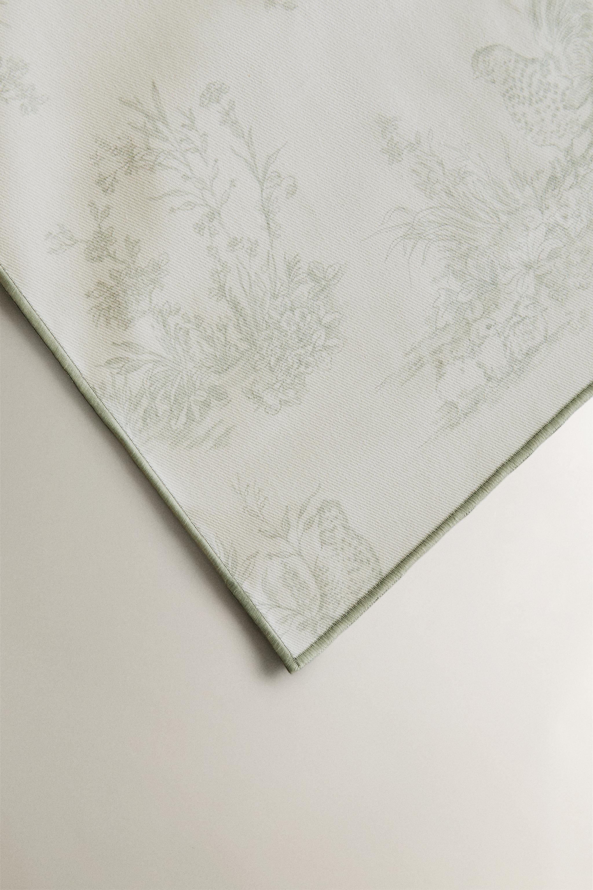 TOILE RESIN TABLE RUNNER