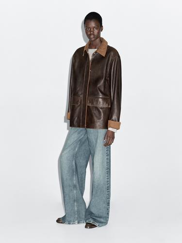 Parka detalle pana piel napa - Marrón de Zara