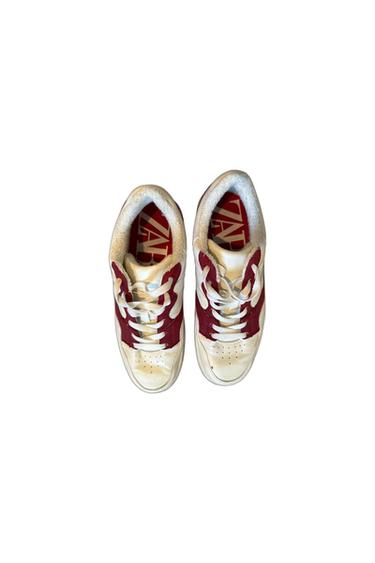 WOMENS SNEAKER SIZE 39/ 8.5