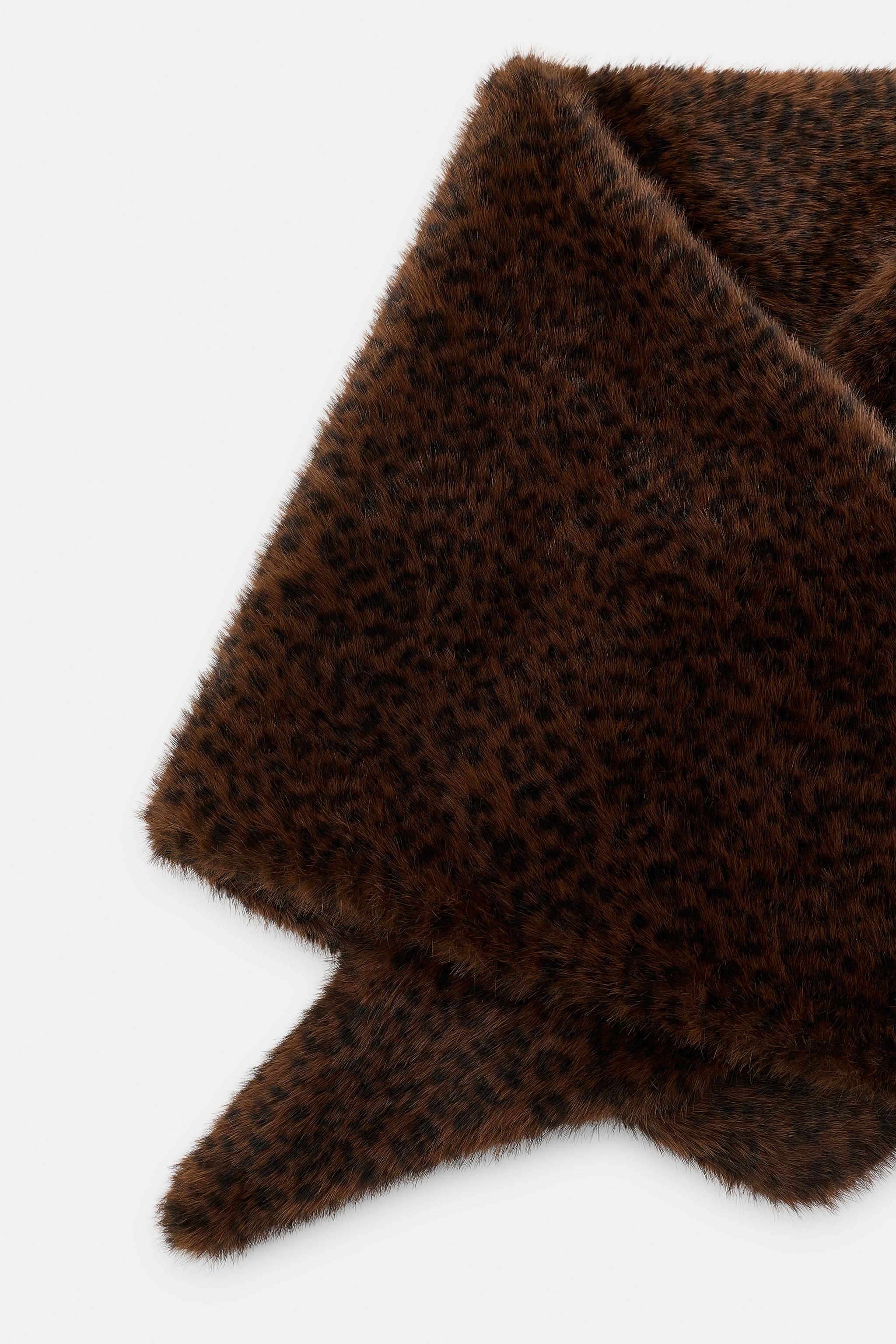 TRIANGULAR FAUX FUR SCARF