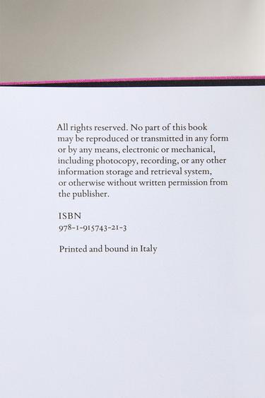 LIVRE DONALD JUDD FURNITURE (ANGLAIS) - Fuchsia de Zara - Image 3