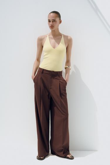 PANTALÓN PLIEGUES - Marrón oscuro de Zara