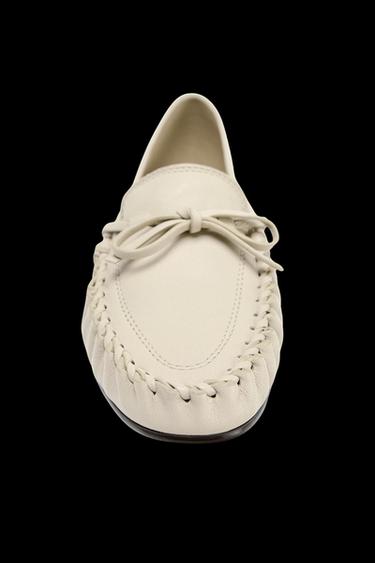 MOCASÍN PIEL SOFT FRUNCIDO - Blanco Crudo de Zara