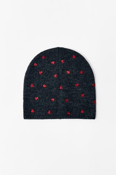 Zara KNIT BEANIE WITH EMBROIDERED HEARTS - Gray