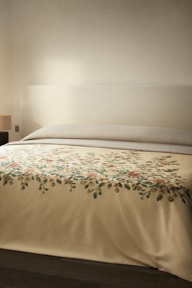 FUNDA NÓRDICA SATÉN ESTAMPADO FLOR - Crudo de Zara