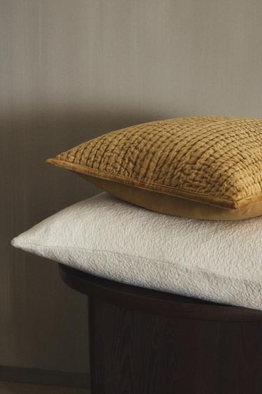 FADED VELVET CUSHION COVER - Beige by Zara