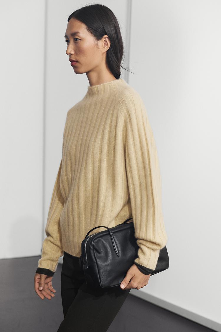 100% cashmere mock turtleneck sweater — Biscuit