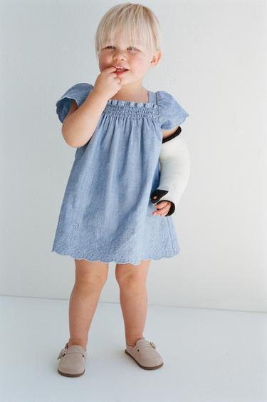 Zara FLOWY DENIM EMBROIDERED DRESS AND PANTIES - Mid-blue