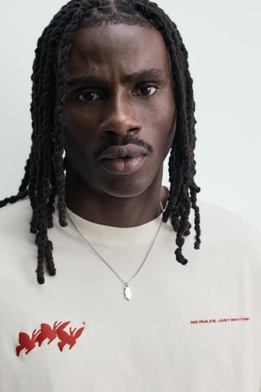 T-SHIRT IMPRIMÉS EN CONTRASTE - Blanc cassé de Zara - Image 4