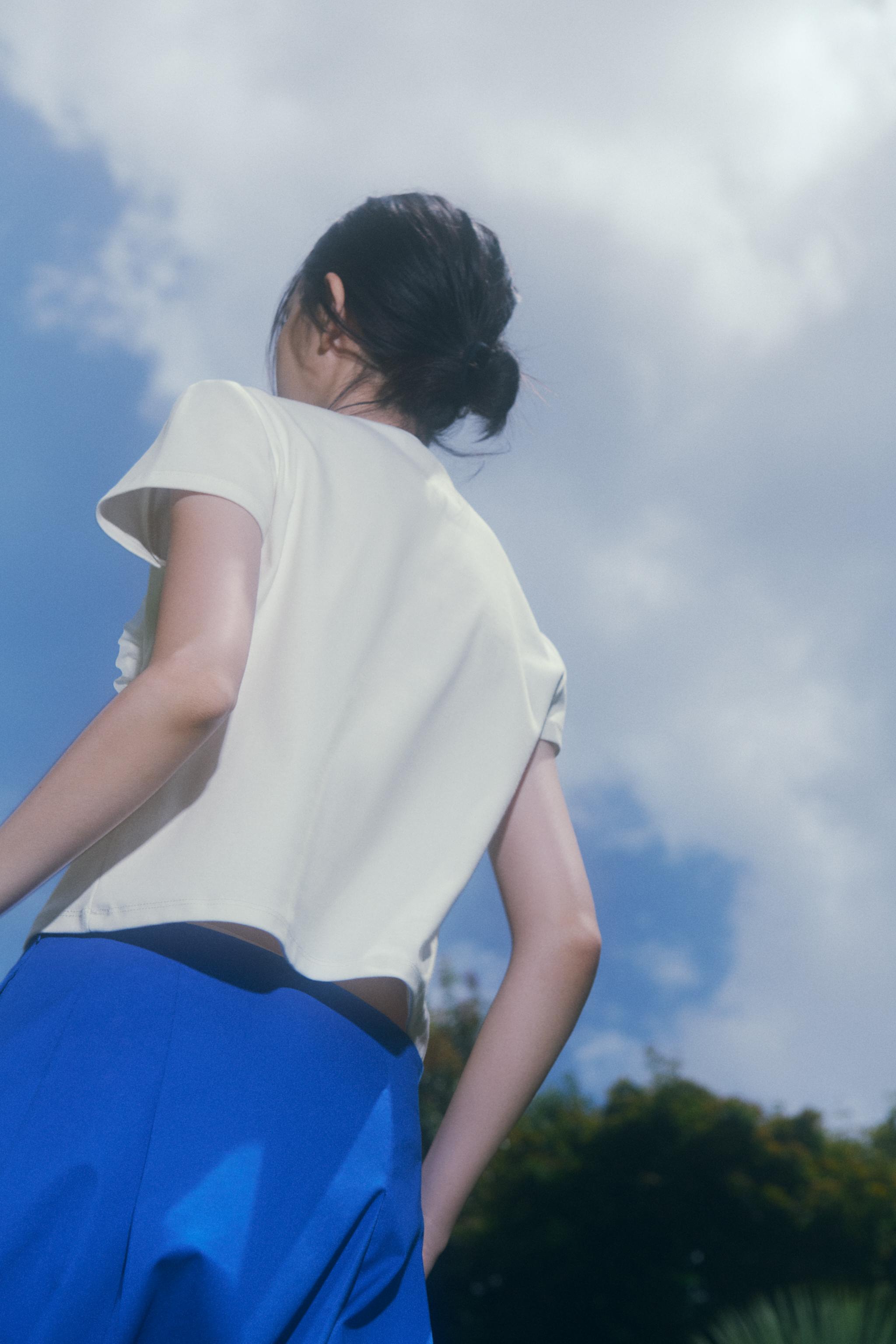 スペイン発送 ZARA ハートリリーフTシャツ 上品カジュアル 新作 新作 スペイン ZARA(ザラ) Tシャツ・カットソー(レディース