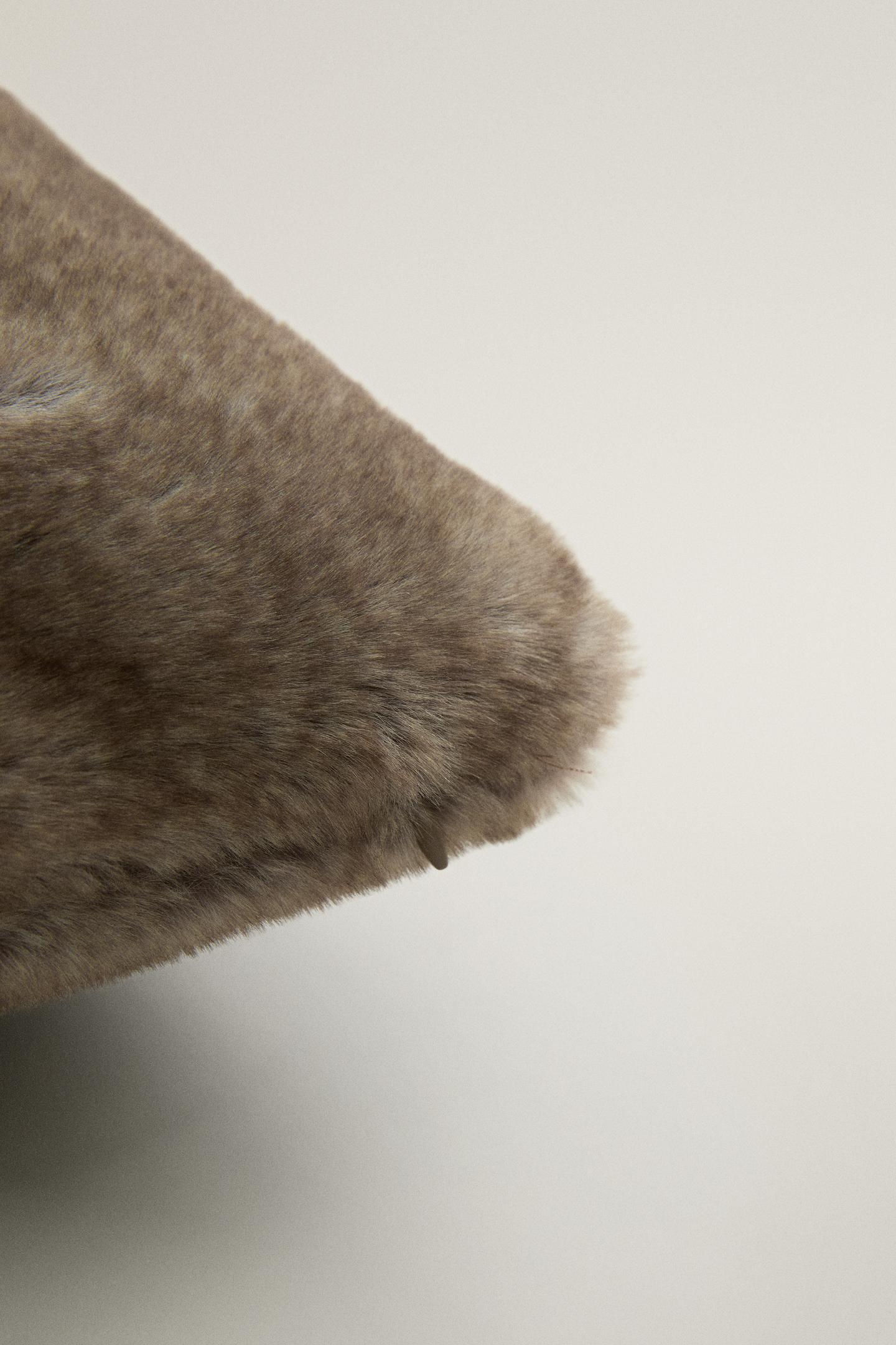 Подушка Zara OmbrÉ Fur Throw Pillow Cover, цвет: Серо-коричневый серый — фото 4