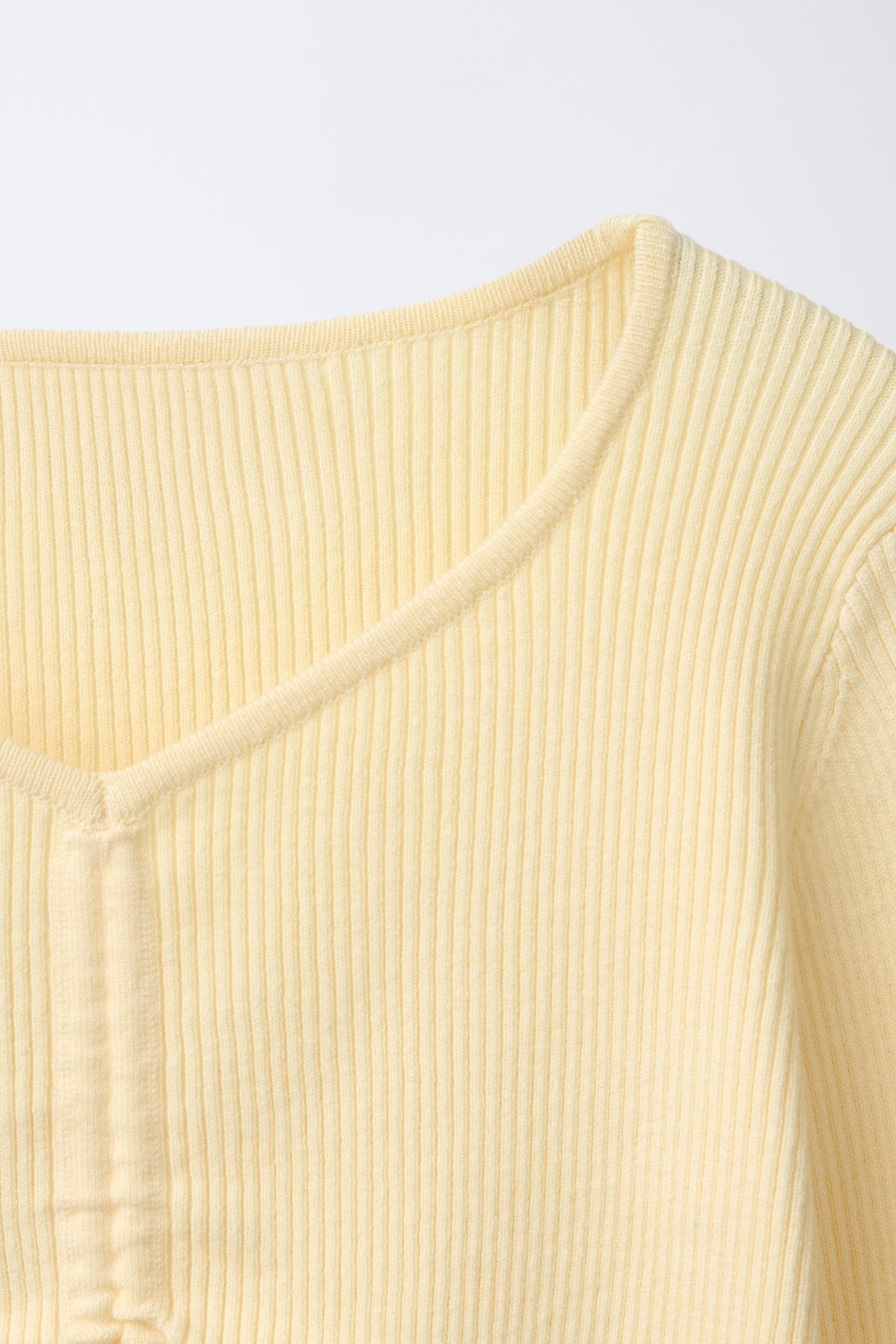 PULL CANNELÉ À PLIS