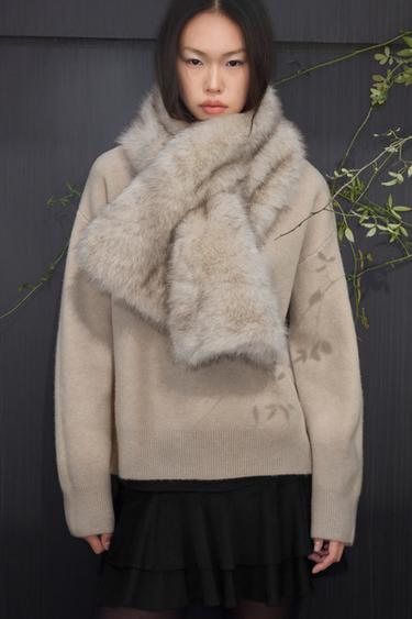 FAUX FUR SCARF - Ecru by Zara