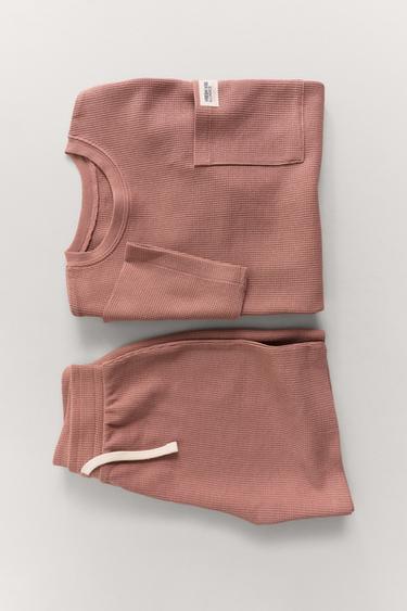 Zara 1 1/2-6 GODINA/ PIDŽAMA MREŽASTE TEKSTURE SA ETIKETOM – Ružičasta