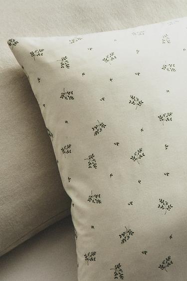 TAIE D’OREILLER IMPRIMÉ FEUILLES - Blanc cassé de Zara - Image 6