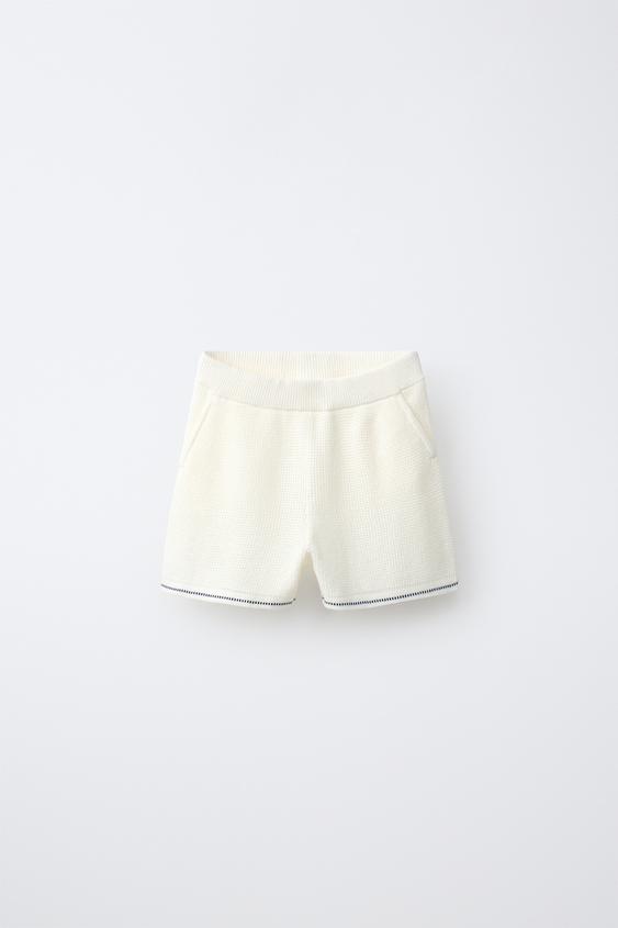 WAFFLE-KNIT BERMUDA SHORTS - Ecru de Zara - Imagen 0