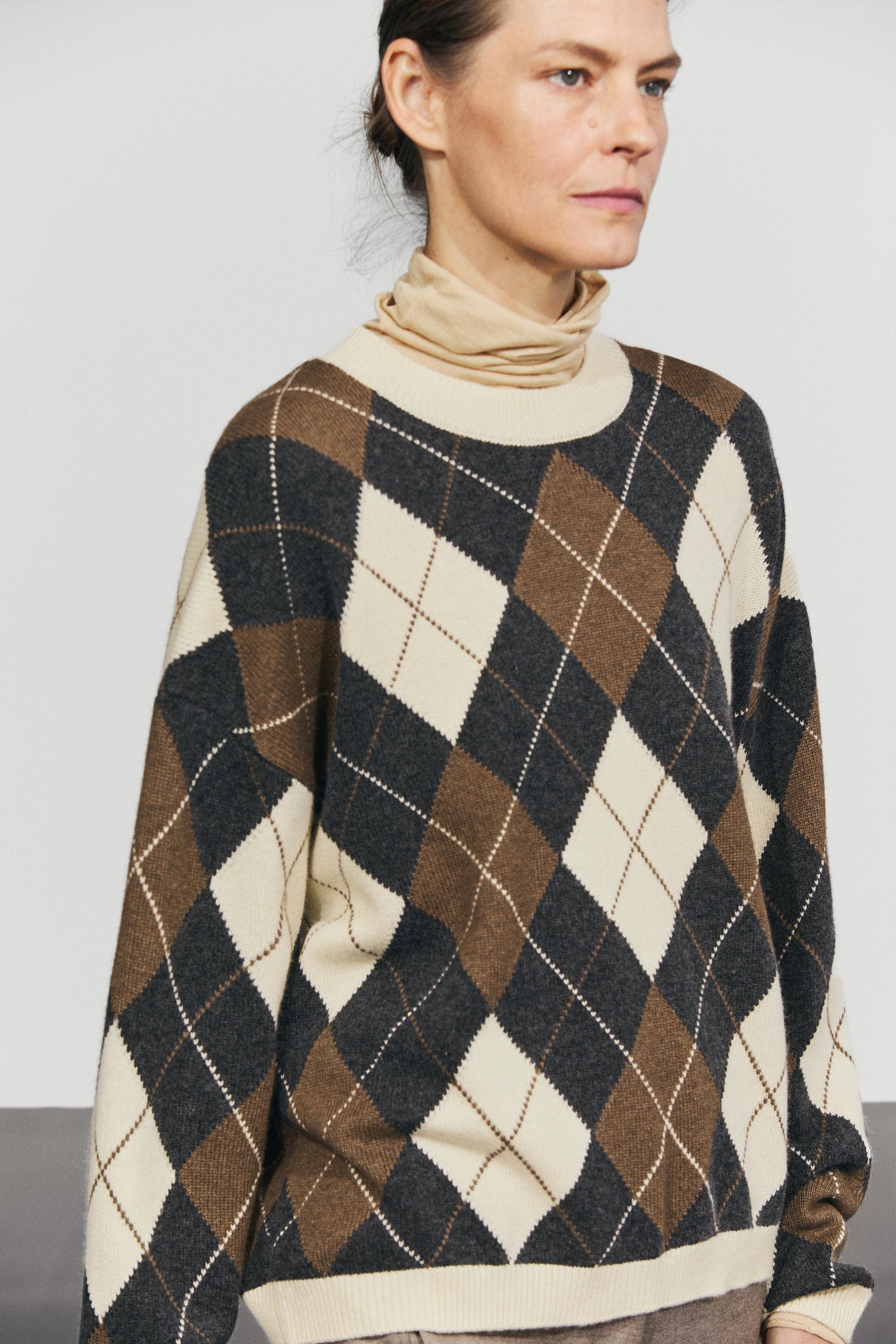 Pull en maille avec de la laine et motif losanges