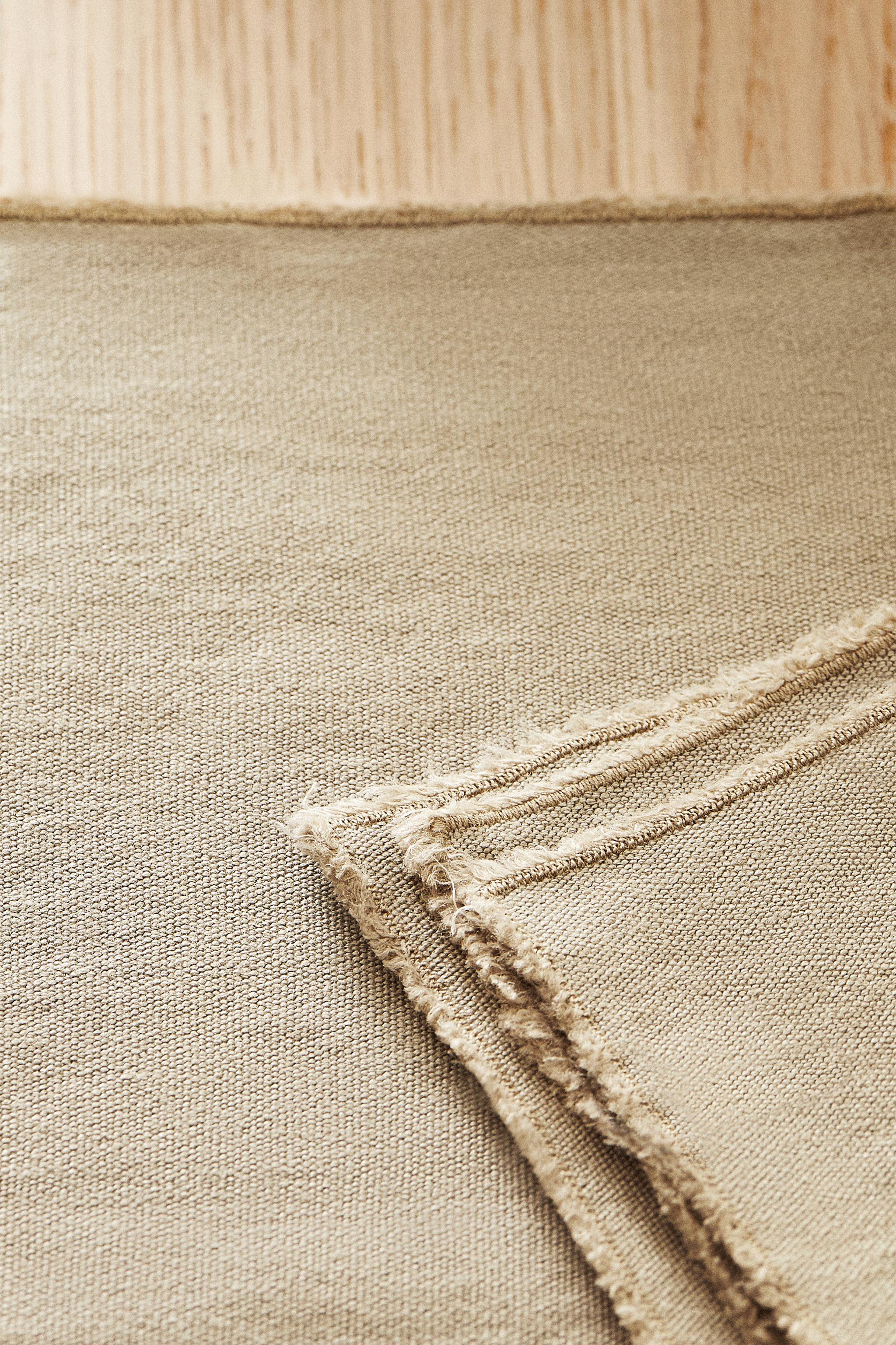 WASHED LINEN PLACEMAT