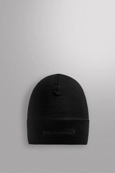 WOOL BLEND RUNNING BEANIE - Black by Zara