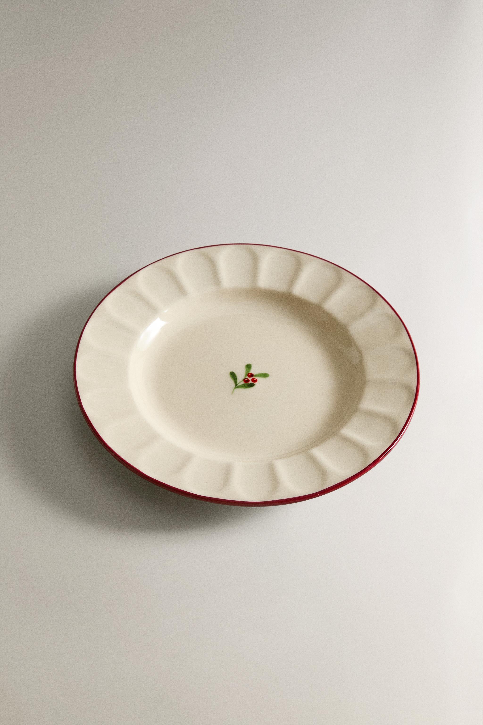 CHRISTMAS STONEWARE SCALLOPED SIDE PLATE