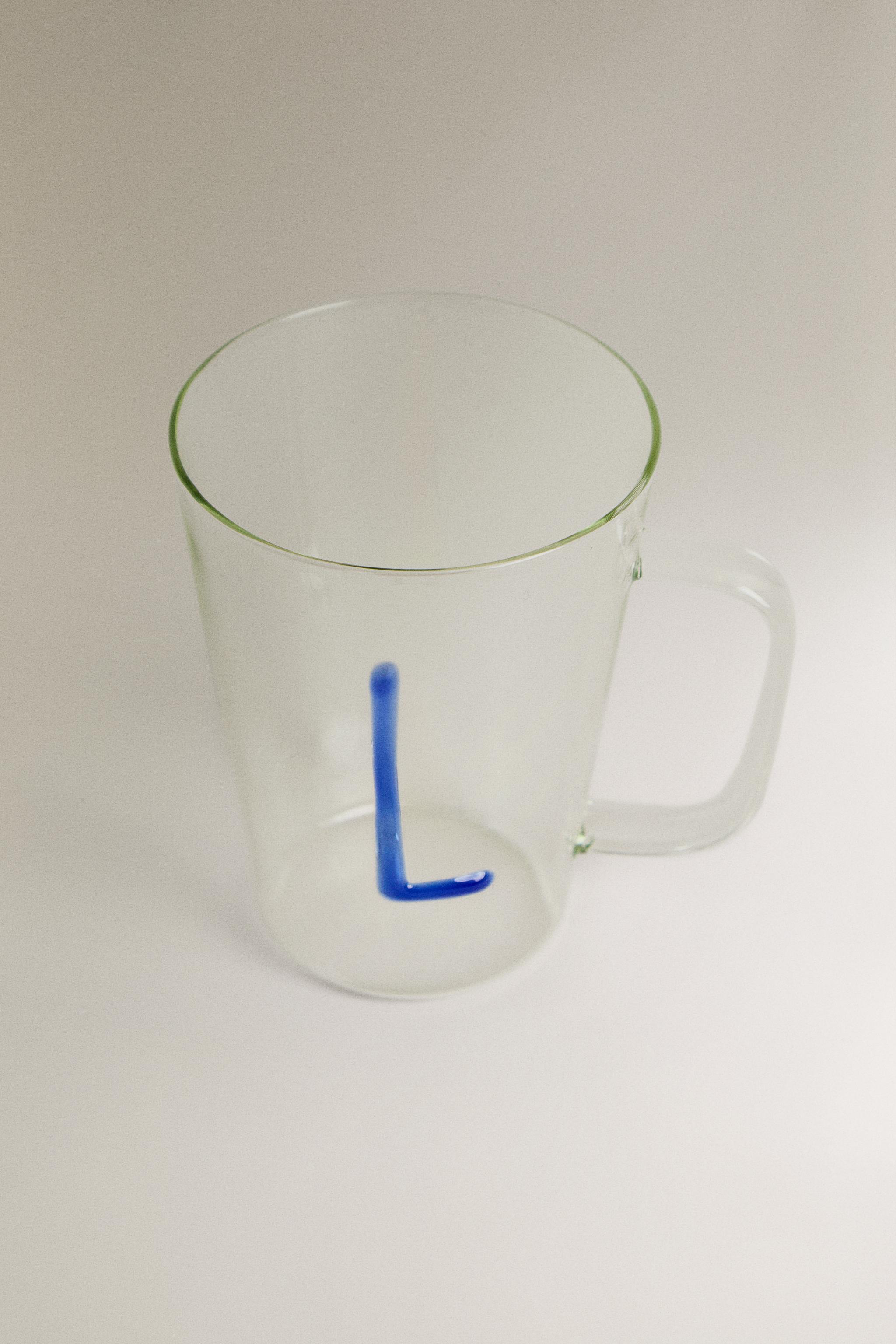 BOROSILICATE MUG WITH INITIAL L — Light blue
